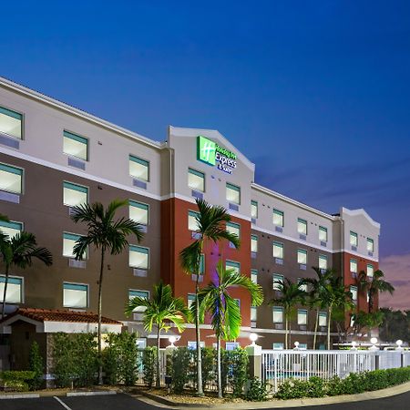 Holiday Inn Express & Suites Pembroke Pines-Sheridan St By Ihg מראה חיצוני תמונה