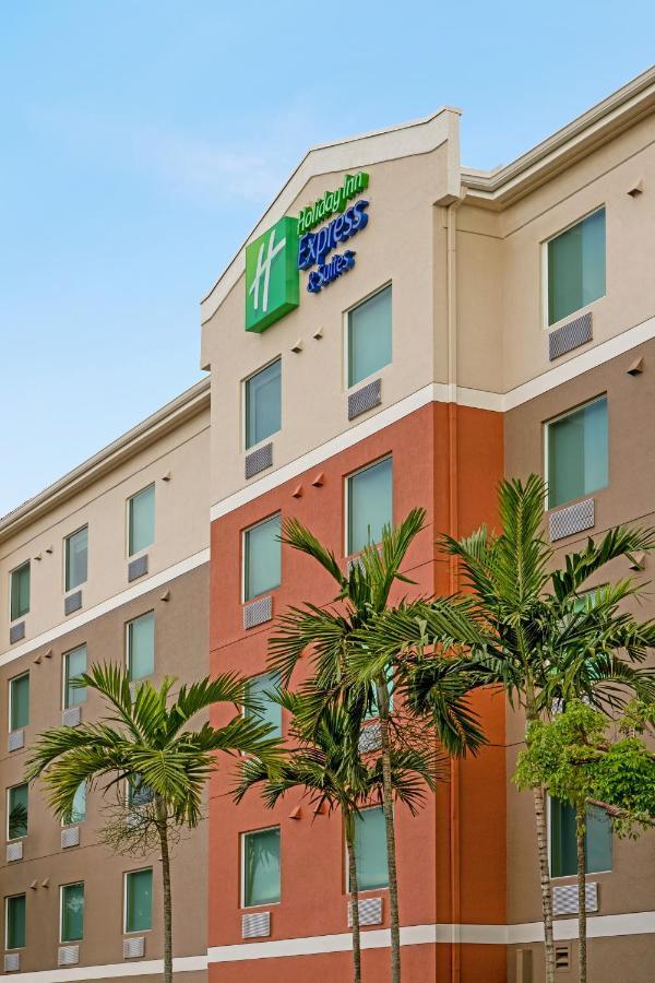 Holiday Inn Express & Suites Pembroke Pines-Sheridan St By Ihg מראה חיצוני תמונה