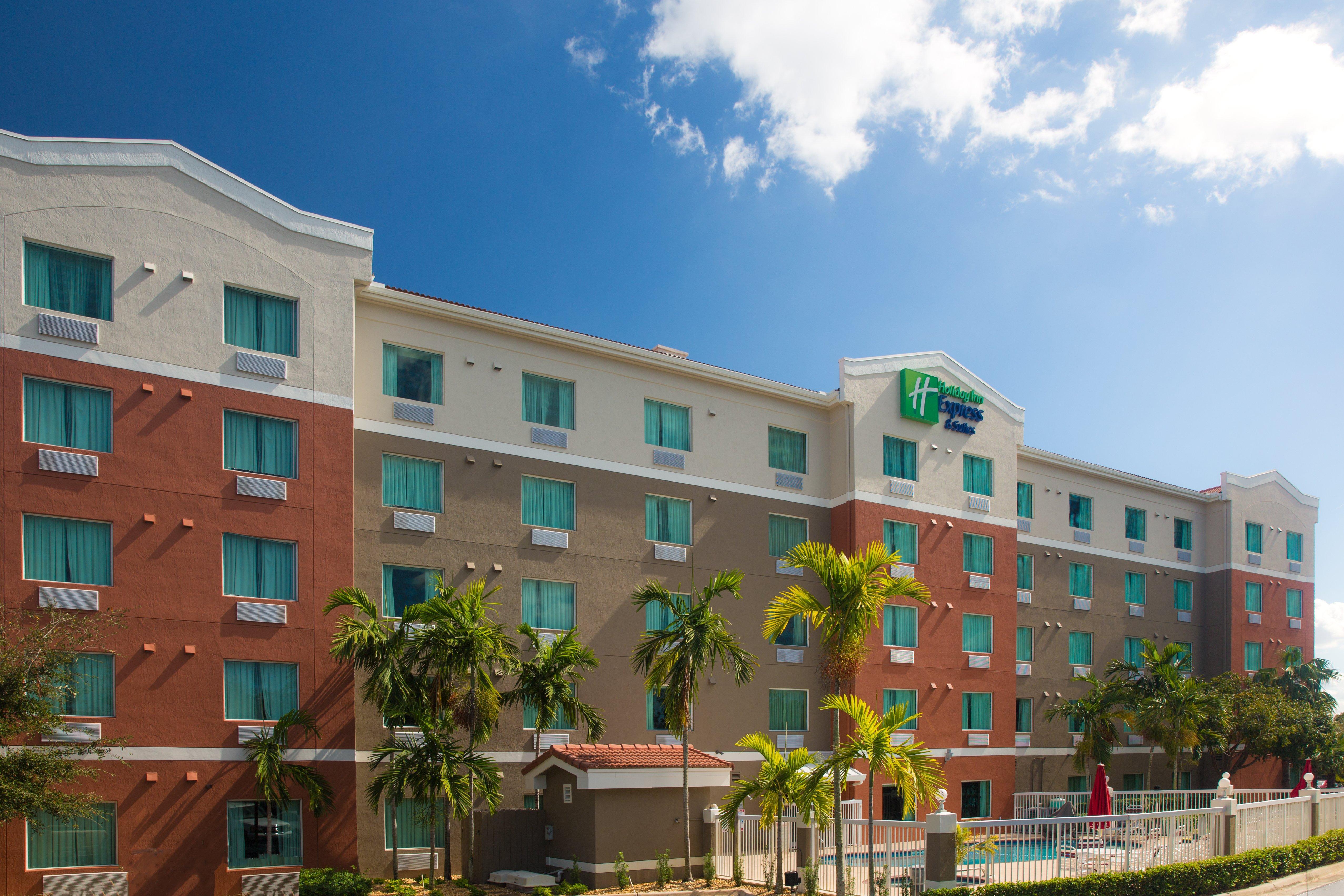 Holiday Inn Express & Suites Pembroke Pines-Sheridan St By Ihg מראה חיצוני תמונה