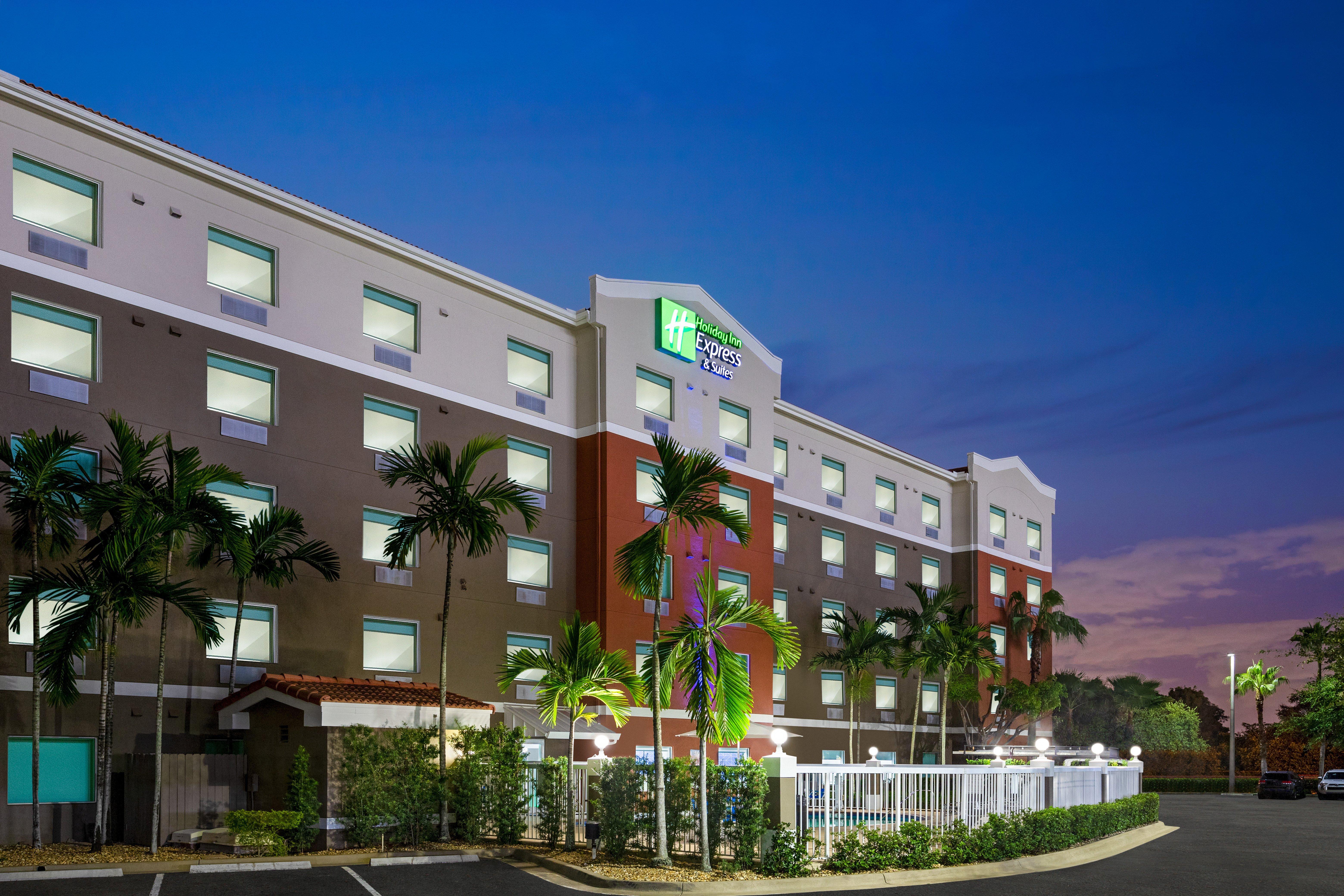 Holiday Inn Express & Suites Pembroke Pines-Sheridan St By Ihg מראה חיצוני תמונה